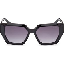 Guess Kadın Güneş Gözlüğü GU7896 01B 53-16 Siyah Kare Çerçeve UV 400 Koruma ile Şık Tasarım