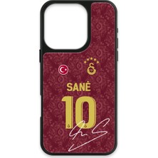 iPhone 16 Pro Uyumlu Galatasaray Leroy Sane 3. Forma Imzalı Cam Lisanslı Telefon Kılıfı
