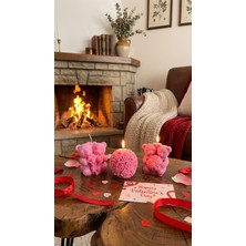 Raw Home %100 Soya Wax Pembe Çilek Kokulu 3’lü Mum Seti – Çift Ayıcık & Gül Küre - Hediyelik