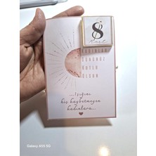 Liora Hediyelik Kadınlar Günü Kartı Yıldız Anahtarlık ve Çikolata