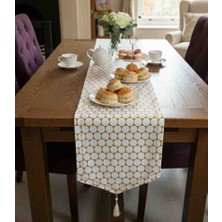 Yarımada Kadın Kooperatifi ​zarafeti ve Doğallığı Sofranıza Taşıyın: Püskül Detaylı Duck Keten Runner