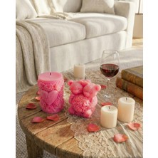 Raw Home Sevgililer Günü Hediyesi Pembe Çilek Kokulu 2’li Mum Seti – Love Gül Tasarım & Çift Ayıcık Figürlü