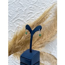 Livora Jewelry 925 Ayar Gümüş Zümrüt Taşlı Lotus Modeli Sallantılı Kadın Küpe