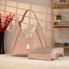 Üçgen Tip Deri Çanta - Kavun Içi - Lesotho 40400 , %100 Hakiki Deri , Iç Cepli ve Çantalı , Fermuarlı ve Mıknatıslı