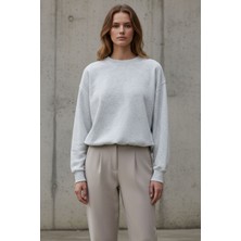 Lupinn Kadın Gri Oversize Sweatshirt – Bisiklet Yaka Uzun Kollu Rahat Kalıp Basic Kadın Sweatshirt