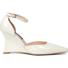 Celal Gültekin Kadın Bej Dolgu Topuklu Rugan Deri Klasik Ayakkabı