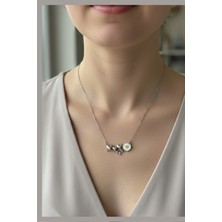 Norayn Kadın Papatya ve Kalp Detaylı Gümüş Rengi Kolye - Zarif Tasarım