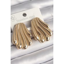 Shoplet Buğz Pirinç Gold Renk Işlemeli Istirdye Model Kadın Küpe