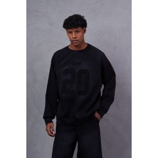 Siyah Acid Wash Eskitme 20 Numara Baskılı Sweatshirt