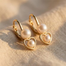 Zeino Kalp Detaylı Çift Inci Görünümlü Sallantılı Çelik Küpe - 14K Altın Rengi Kaplama, 2,5 cm