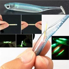 Eagenset Içine Fosforlu Glow Çubuk Işık Takılabilen Mavi Silikon Balık 1 Adet 7cm Silikon Yem (1 Adet Glow Çubuk Hediye)