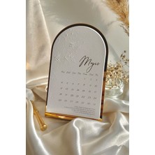 Allians 2026 Masa Takvimi Altın Yaldız Kabartma Detaylı Gold Pleksi Standlı