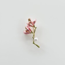 Vesce Atelier Incili Manolya Çiçeği Broş