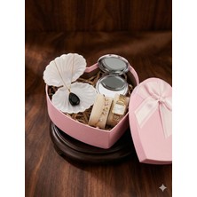 Çok Biz SEVGİLİYE,DOĞUM GÜNÜ,ANNELER GÜNÜ ,EVLİLİK YIL DÖNÜMÜ,ARKADAŞA,KADIN HEDİYE KUTUSU gold renkte kol saati,ince charm bileklik,istiridye kabuğunda doğal  taştan yapılmış kolye,ayna