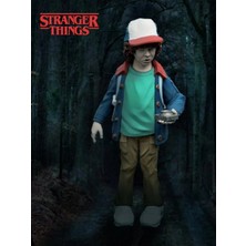 Stranger Things Mini Epics Dustin The Pathfinder (Season 1) Limited Edition Figür