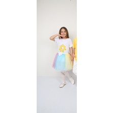 ÜMİTEKS WORLD OF CLOTHES 23 Nisan Gösteri Kıyafeti Kız Çocuk Gökkuşağı Rengi Etek ve Sarı Papatya Tişört Ile Birlikte Takım