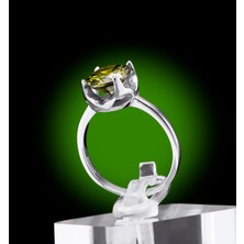 Yıldırım Yeşil Tektaş Görünümlü 925 Ayar Gümüş Yüzük – Zarif ve Modern Tasarım