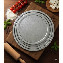 Özbience 3'lü Delikli Çelik Pizza Tepsileri Seti, 28-32-34 Cm, Ev Tipi Pişirme