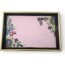 Sudedi Home Pembe Zeminli Çiçek Desenli Altın Çerçeveli Melamin Sunum Tepsisi 31X46 cm