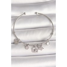 Hatıra Kutusu Pirinç Gümüş Renk Sallantı Zirkon Taşlı Ayıcık Figür Taç Detay Charm Kadın Bileklik - Lisinya