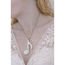 Herşey Nota Büyük Nota Figürlü Metal Kolye – Zincirli Tasarım