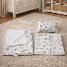 SerSev Çift Taraflı Pike & %100 Pamuk Müslin Bebek Battaniyesi, Yastık ve Tek Katlı Müslin Örtü Seti –  Gökkuşağı Desenli Ponponlu 3'lü Bebek Seti