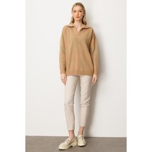 Mutlu Ertan Kadın Simli Gül Desenli Gömlek Yaka Triko Bluz Camel - Gold 20230
