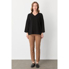 Mutlu Ertan Kadın V Yaka Ribanalı Bluz Siyah 30432