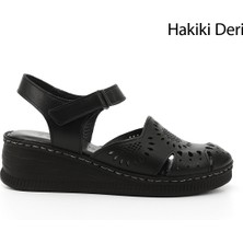 Gönderi(r) Kadın Siyah Cırt Bantlı Dolgu Topuk Hakiki Deri Sandalet