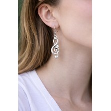 Herşey Nota Sol Anahtarı Figürlü Sallantılı Metal Küpe – Müzik Temalı Tasarım