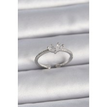 Taş Ve Oyun Atölyesi Taşveoyunatölyesi Pirinç Gümüş Renk Ayaralanabilir Zirkon Taşlı Kalp Model Kadın Yüzük TG27BYK3407