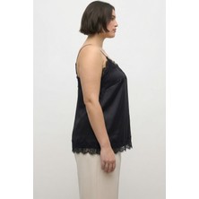 Myline Dantel Detaylı Ip Askılı Saten Bluz