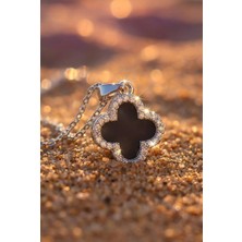 Lykos Çelik Gümüş Renk Siyah Mineli Zirkon Taşlı Yonca Figürlü Kolye