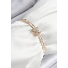 Taş Ve Oyun Atölyesi Taşveoyunatölyesi Pirinç Zirkon Taşlı x Detaylı Su Yolu Model Gold Renk Asansörlü Kadın Bileklik TG27BB7468