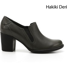 Gönderi(r) Kadın Haki Antik Orta Kalın Topuklu Hakiki Deri Ayakkabı