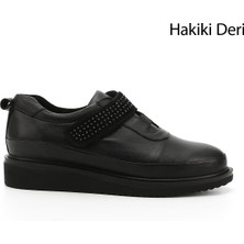 Gönderi(r) Kadın Siyah Dolgu Taban Taş Detaylı Hakiki Deri Ayakkabı