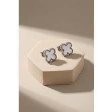 Lykos Çelik Gümüş Renk Beyaz Yonca Model Kadın Küpe