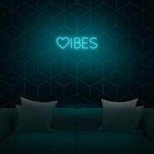 Biz Bu İşin Keyif Kısmındayız Vibes Yazılı ve Şekilli Neon Tabela