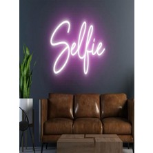 Biz Bu İşin Keyif Kısmındayız Selfie Yazılı Neon Tabela