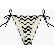Koton Su Yolu Desenli Parıltılı Yanları Ipli Bikini Altı