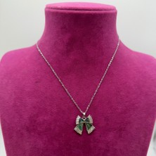 Mare Accessories Gümüş Renk Baget Taşlı Yeşil Fiyonk Figürlü Çelik Kolye - 45 cm