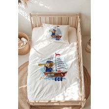 Lilabio %100 Pamuk Isme Özel Isimli Montessori Yatak Nevresim Takımı (100X200 Cm) Denizci Ayıcık