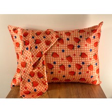 ICON SILK 'Sleep & Glow ' %100 Saf Ipek Yastık Kılıfı (Çilek Desenli)