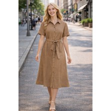 Moda Kadın Taba Rengi Kuşaklı Düğmeli Midi Elbise – Kısa Kollu, Günlük & Şık Yazlık Elbise