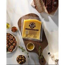 Ünal Çiftliği Eski Kaşar Peyniri