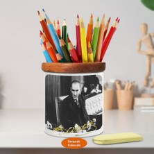 Asilmeydan Oturan Mustafa Kemal Atatürk Ahşap Seramik Kalemlik-s539