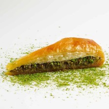 Araz Et Havuç Dilimli Baklava 1 kg - Yoğun Fıstıklı ve Büyük Dilimli Özel Baklava