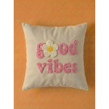 Maharat Good Vibes Yazılı Desenli Tasarım Punch Kırlent Yastık Kılıfı