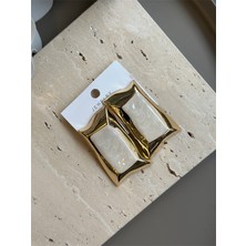 Beta Moda Hub Mineli Kıvrımlı Küpe - Krem