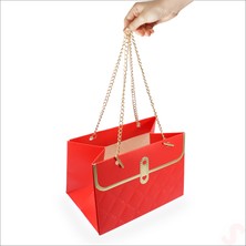 Süsle Bebek ve Parti Zincir Askılı Karton Hediye Çantası 15×11×10 cm – Kırmızı